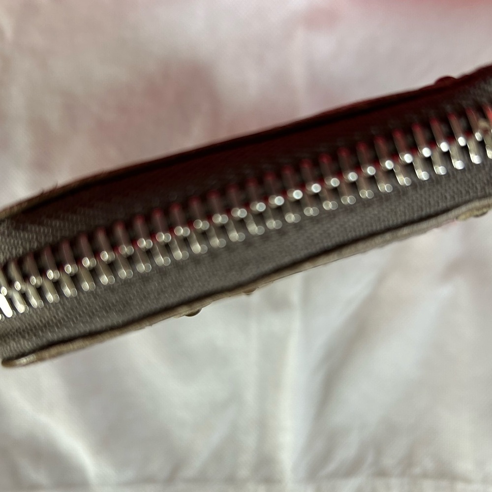 Chloe Zip Around Wallet - Picture 11 of 14